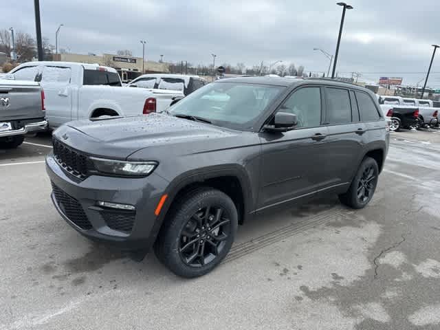 Thumbnail: 2025 Jeep Grand Cherokee - 16