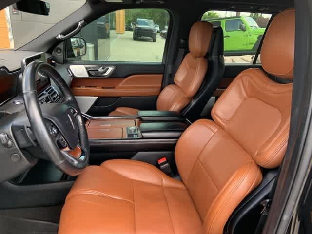 Thumbnail: 2020 Lincoln Navigator - 3