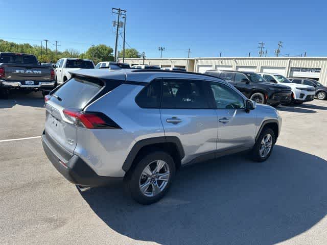 Thumbnail: 2023 Toyota RAV4 - 21