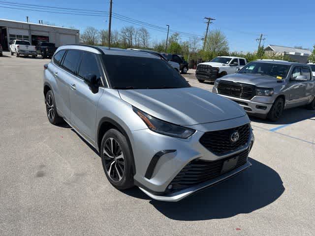 Thumbnail: 2021 Toyota Highlander - 25