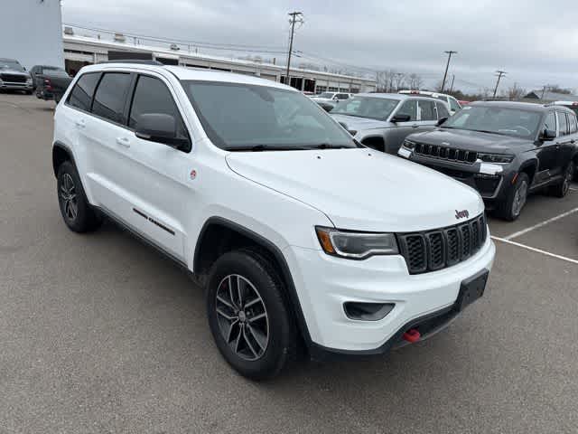 Thumbnail: 2018 Jeep Grand Cherokee - 24