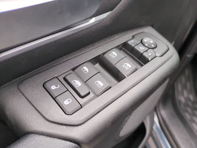 Thumbnail: 2026 RAM 1500 - 18
