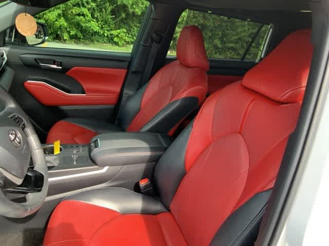 Thumbnail: 2023 Toyota Highlander - 4