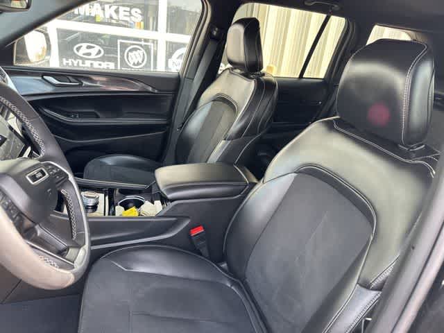 Thumbnail: 2023 Jeep Grand Cherokee - 3