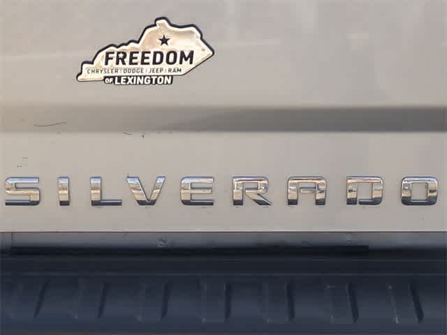 Thumbnail: 2017 Chevrolet Silverado 1500 - 13