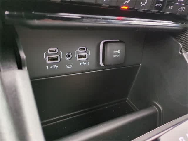 Thumbnail: 2025 Jeep Grand Cherokee - 32