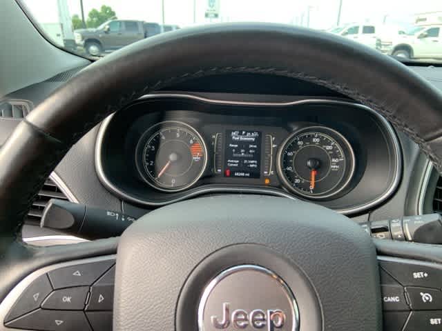 Thumbnail: 2019 Jeep Cherokee - 6