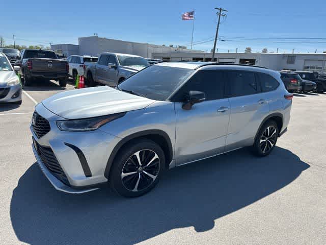 Thumbnail: 2021 Toyota Highlander - 16