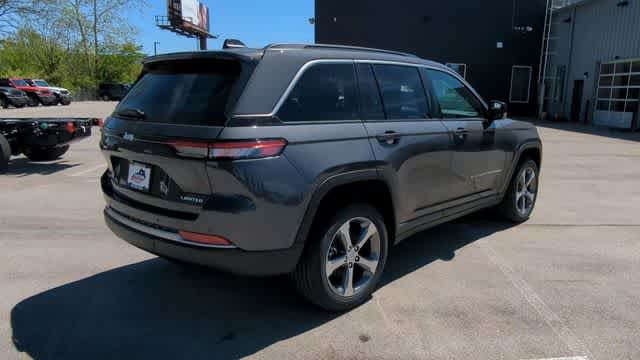Thumbnail: 2026 Jeep Grand Cherokee - 8