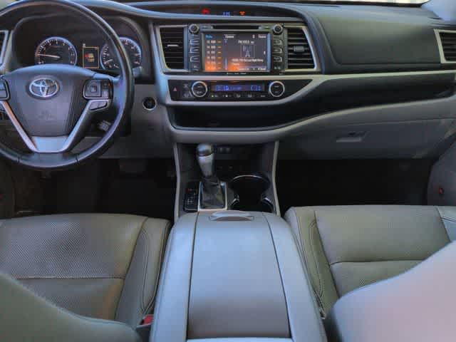 Thumbnail: 2017 Toyota Highlander - 16