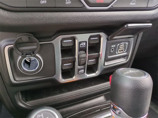 Thumbnail: 2025 Jeep Gladiator - 31