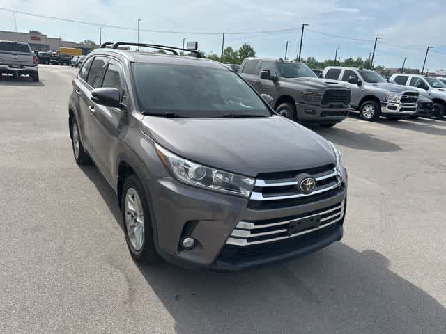 Thumbnail: 2017 Toyota Highlander - 22