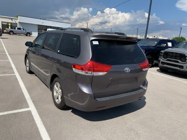 Thumbnail: 2014 Toyota Sienna - 17