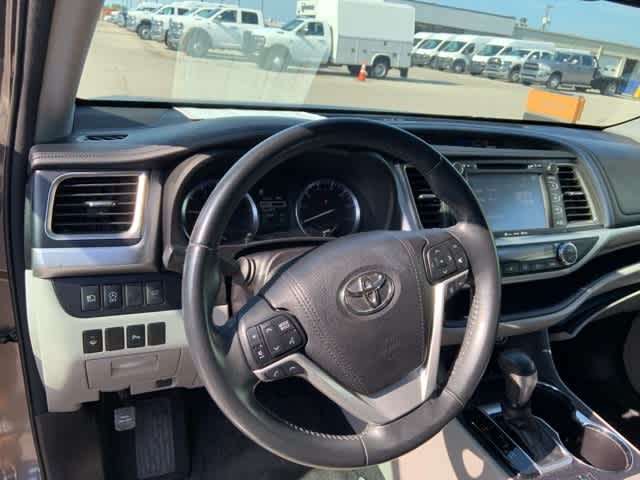 Thumbnail: 2018 Toyota Highlander - 5