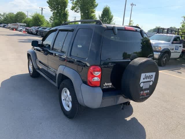 Thumbnail: 2005 Jeep Liberty - 13