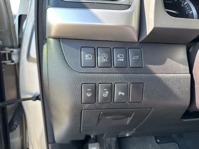 Thumbnail: 2017 Toyota Highlander - 14