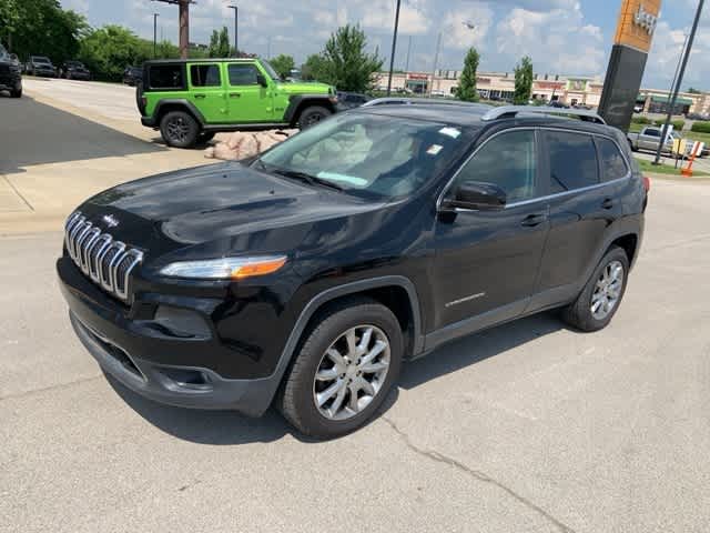 Thumbnail: 2017 Jeep Cherokee - 12