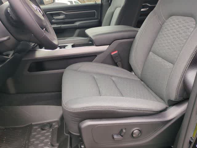 Thumbnail: 2026 RAM 1500 - 17