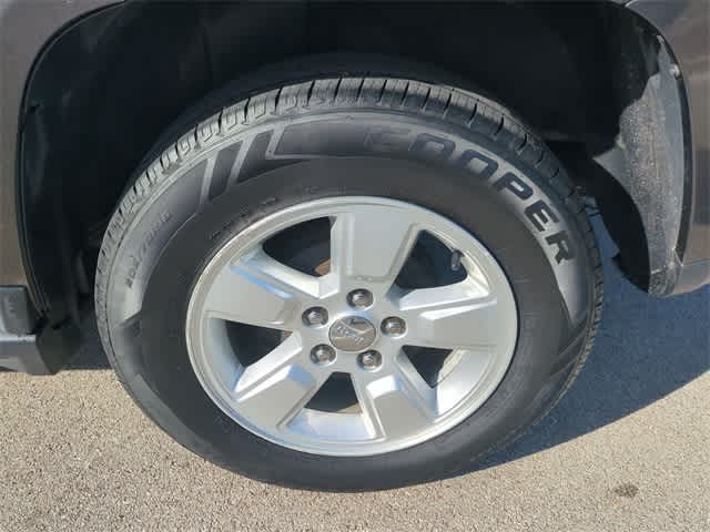 Thumbnail: 2017 Jeep Compass - 14