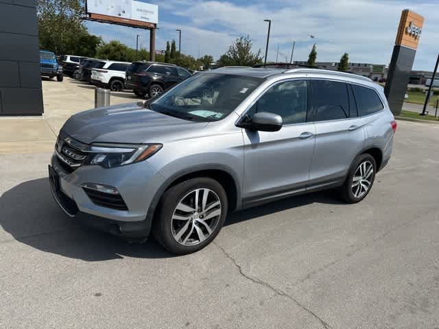 Thumbnail: 2017 Honda Pilot - 16