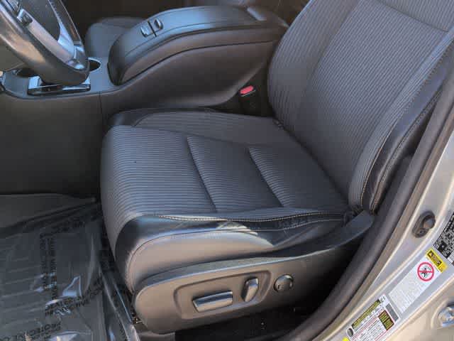 Thumbnail: 2016 Toyota Highlander - 16