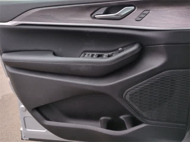 Thumbnail: 2025 Jeep Grand Cherokee - 31