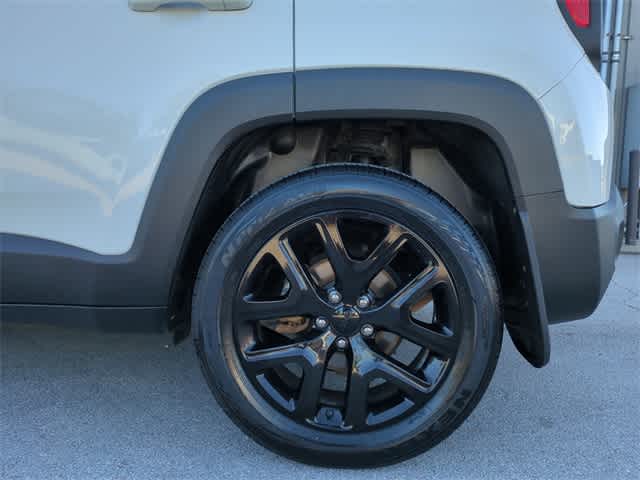 Thumbnail: 2019 Jeep Renegade - 14