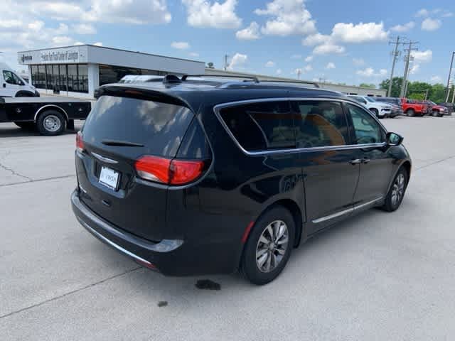 Thumbnail: 2019 Chrysler Pacifica - 25
