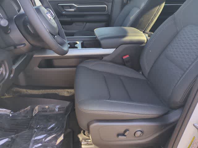 Thumbnail: 2026 RAM 1500 - 17