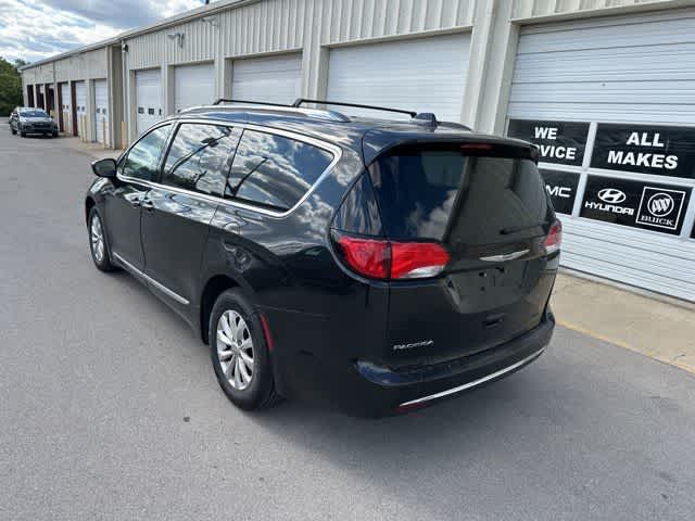Thumbnail: 2019 Chrysler Pacifica - 17