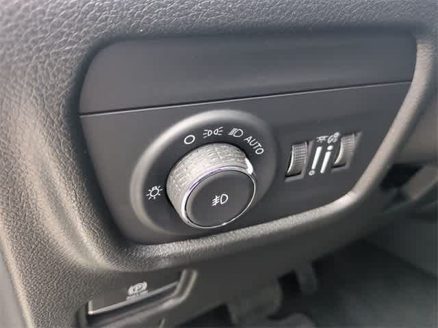 Thumbnail: 2025 Jeep Grand Cherokee - 18