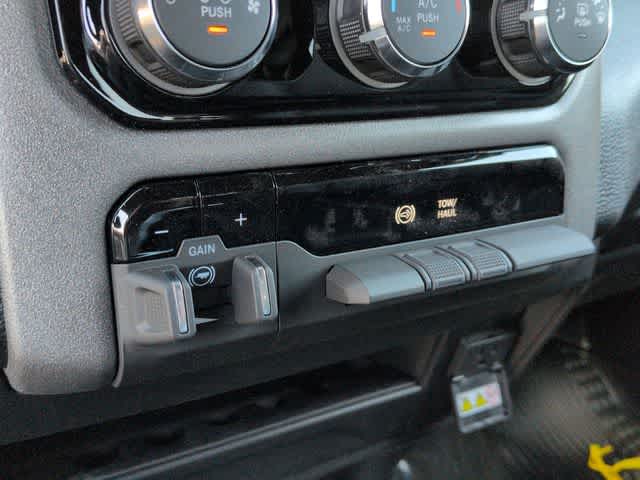 Thumbnail: 2026 RAM 3500 - 39