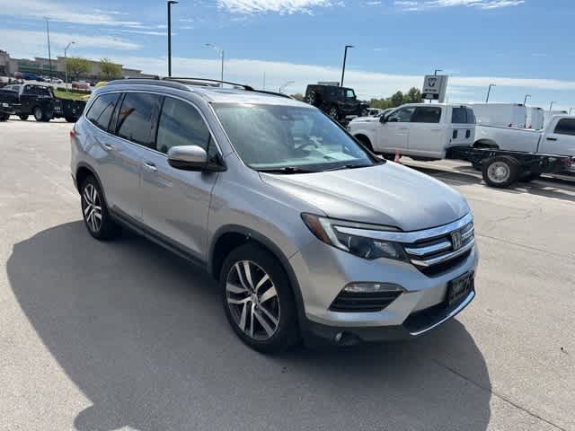Thumbnail: 2017 Honda Pilot - 25