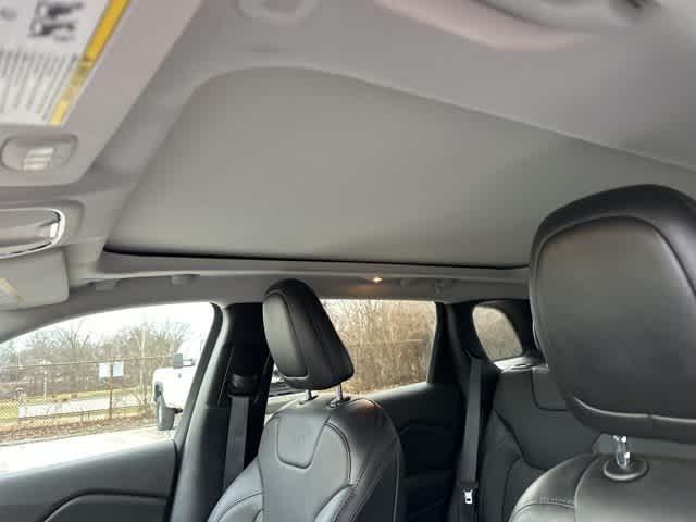 Thumbnail: 2021 Jeep Cherokee - 6