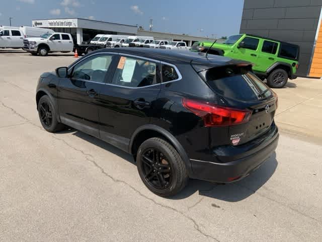 Thumbnail: 2019 Nissan Rogue Sport - 16