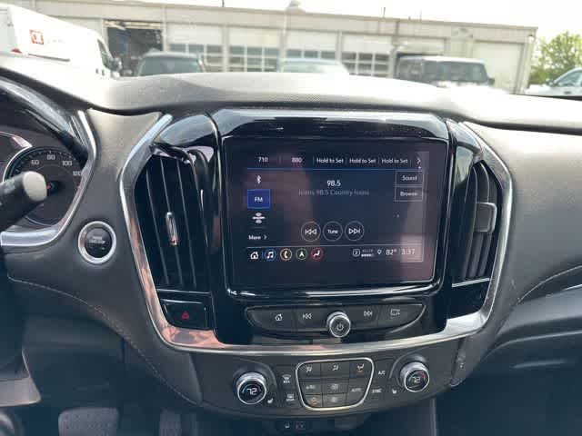 Thumbnail: 2023 Chevrolet Traverse - 8