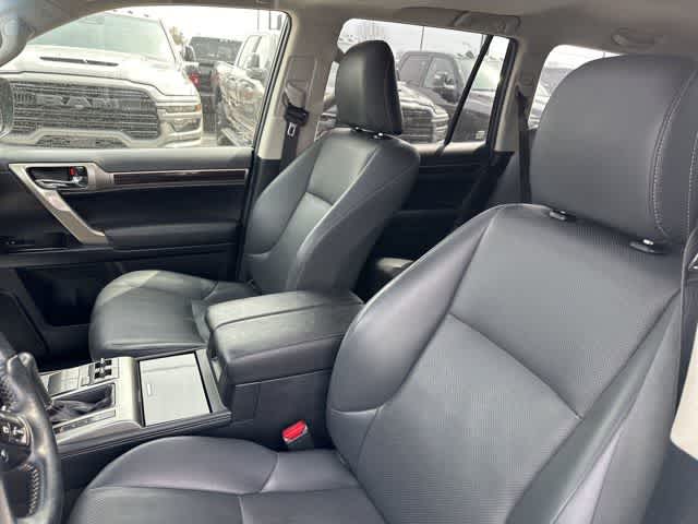 Thumbnail: 2015 Lexus GX - 4