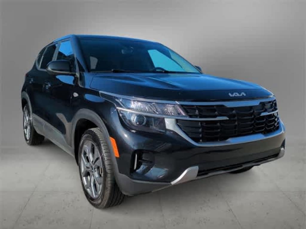 Used 2024 Kia Seltos LX SUV