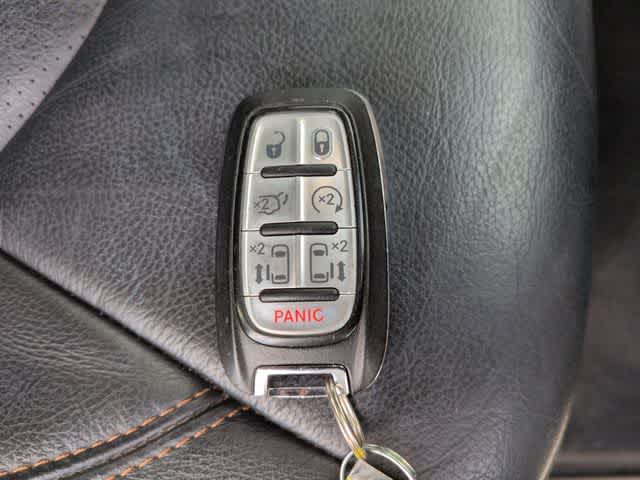 Thumbnail: 2018 Chrysler Pacifica - 35