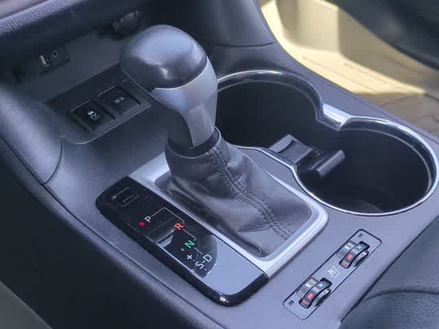 Thumbnail: 2016 Toyota Highlander - 33