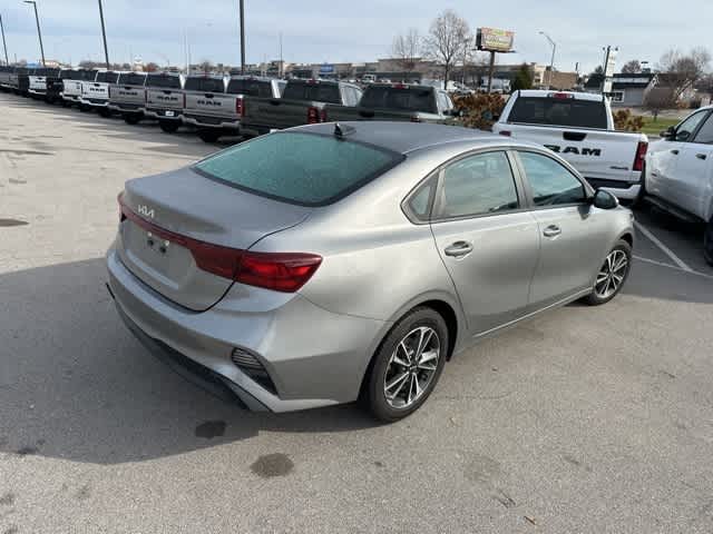 Thumbnail: 2023 Kia Forte - 18