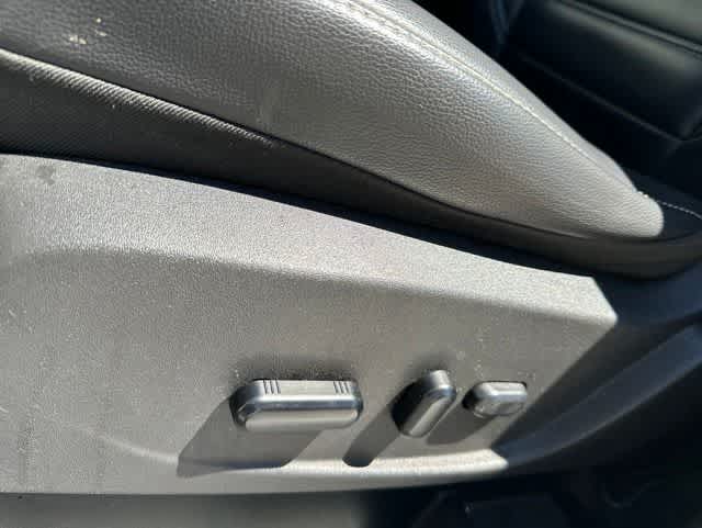 Thumbnail: 2019 Ford Escape - 6