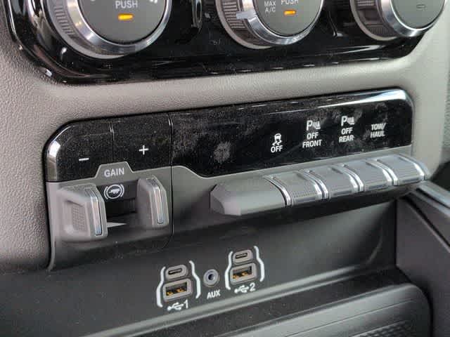Thumbnail: 2026 RAM 1500 - 38