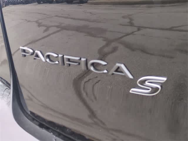Thumbnail: 2026 Chrysler Pacifica - 13