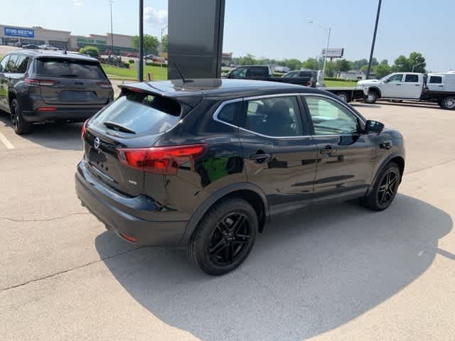 Thumbnail: 2019 Nissan Rogue Sport - 21
