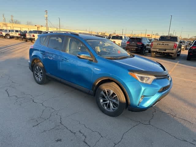 Thumbnail: 2016 Toyota RAV4 - 20