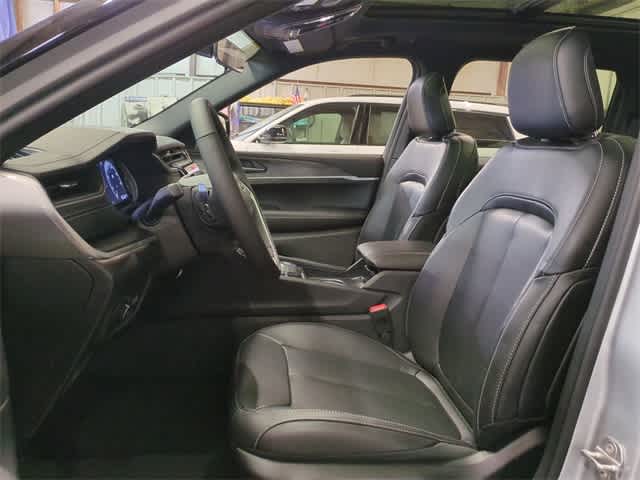 Thumbnail: 2025 Jeep Grand Cherokee - 17