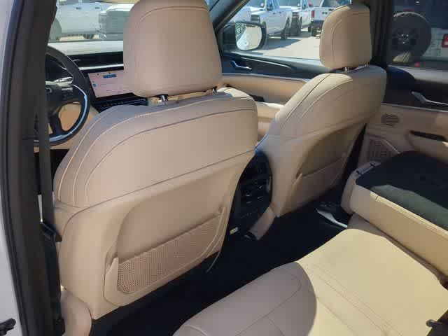 Thumbnail: 2026 Jeep Grand Cherokee - 19