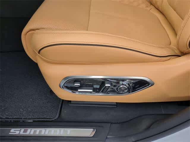 Thumbnail: 2025 Jeep Grand Cherokee - 18