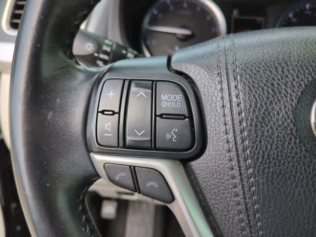 Thumbnail: 2018 Toyota Highlander - 24